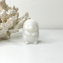 Load image into Gallery viewer, CRYSTAL HEDGEHOG CARVING
