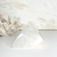 Load image into Gallery viewer, OPTICAL CALCITE PYRAMID
