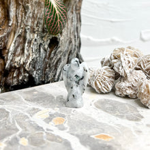 Load image into Gallery viewer, ANGEL MINI CARVING
