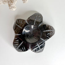 Load image into Gallery viewer, FLOWER CRYSTAL SPHERE STAND
