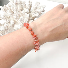 Load image into Gallery viewer, CRYSTAL CHIP BRACELET
