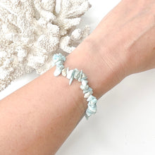 Load image into Gallery viewer, CRYSTAL CHIP BRACELET
