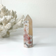 Load image into Gallery viewer, FLOWER AGATE POINT
