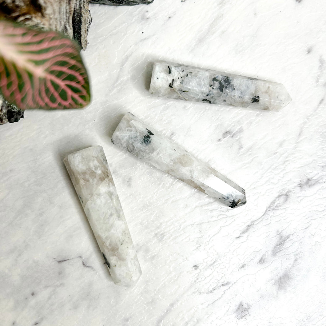 MOONSTONE SMALL POINT