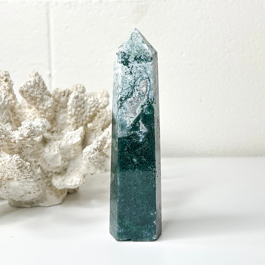 MOSS AGATE POINT