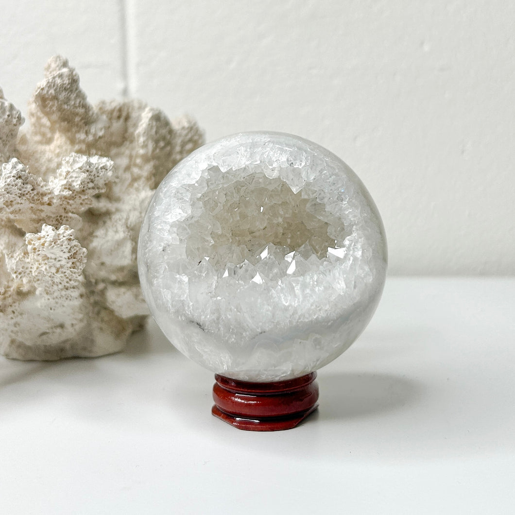 DRUZY AGATE QUARTZ SPHERE