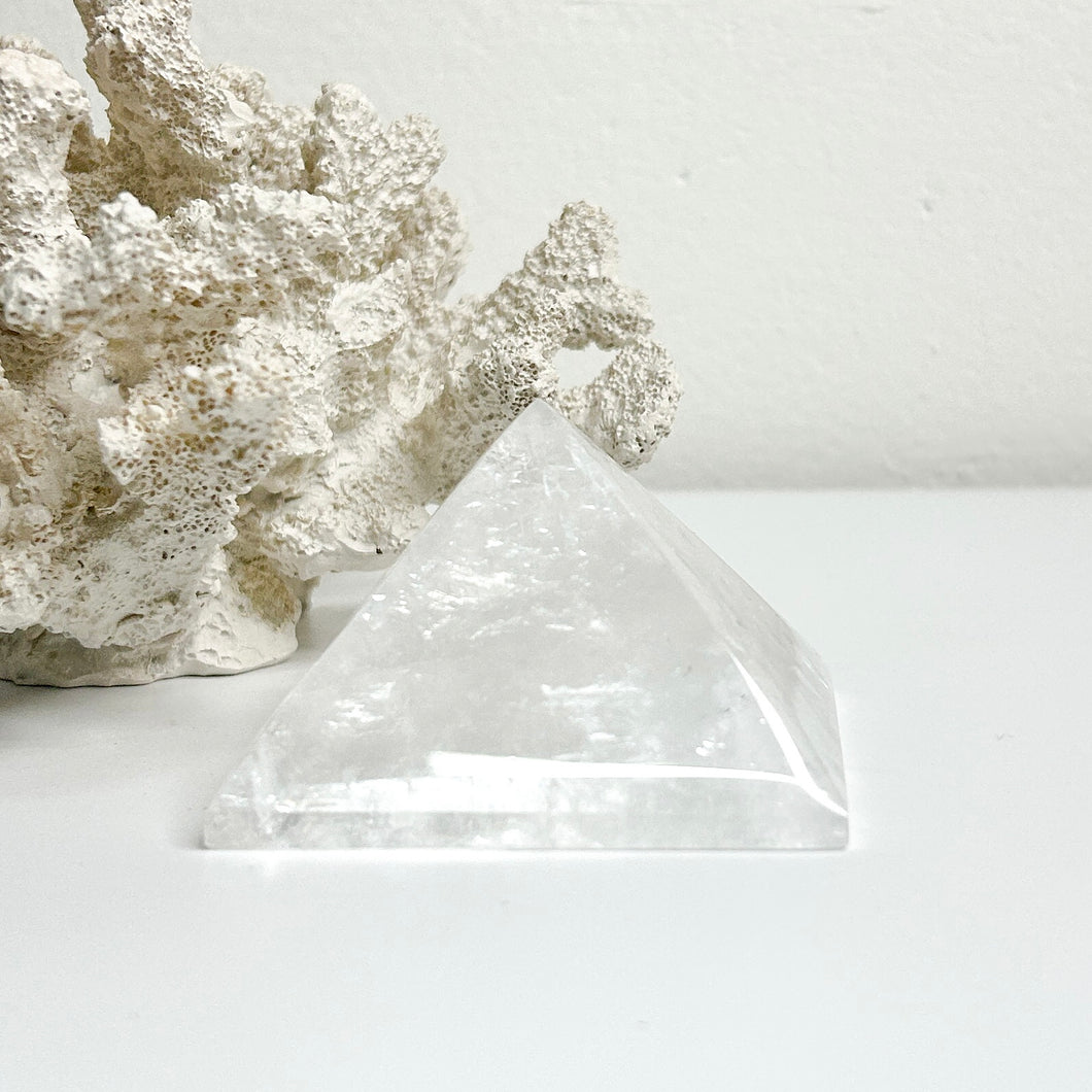 OPTICAL CALCITE PYRAMID