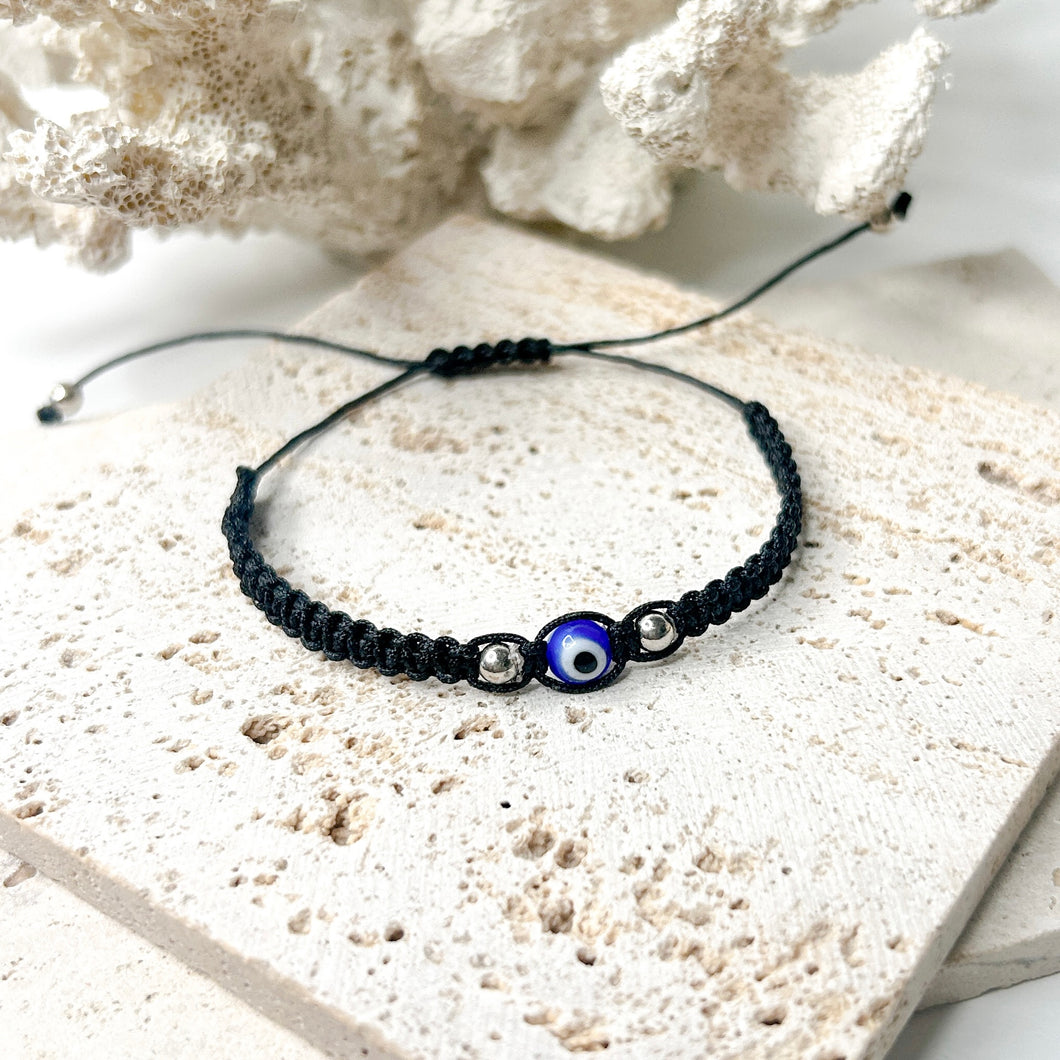 EVIL EYE MACRAME BRACELET 🧿