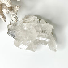 Load image into Gallery viewer, CLEAR QUARTZ CLUSTER
