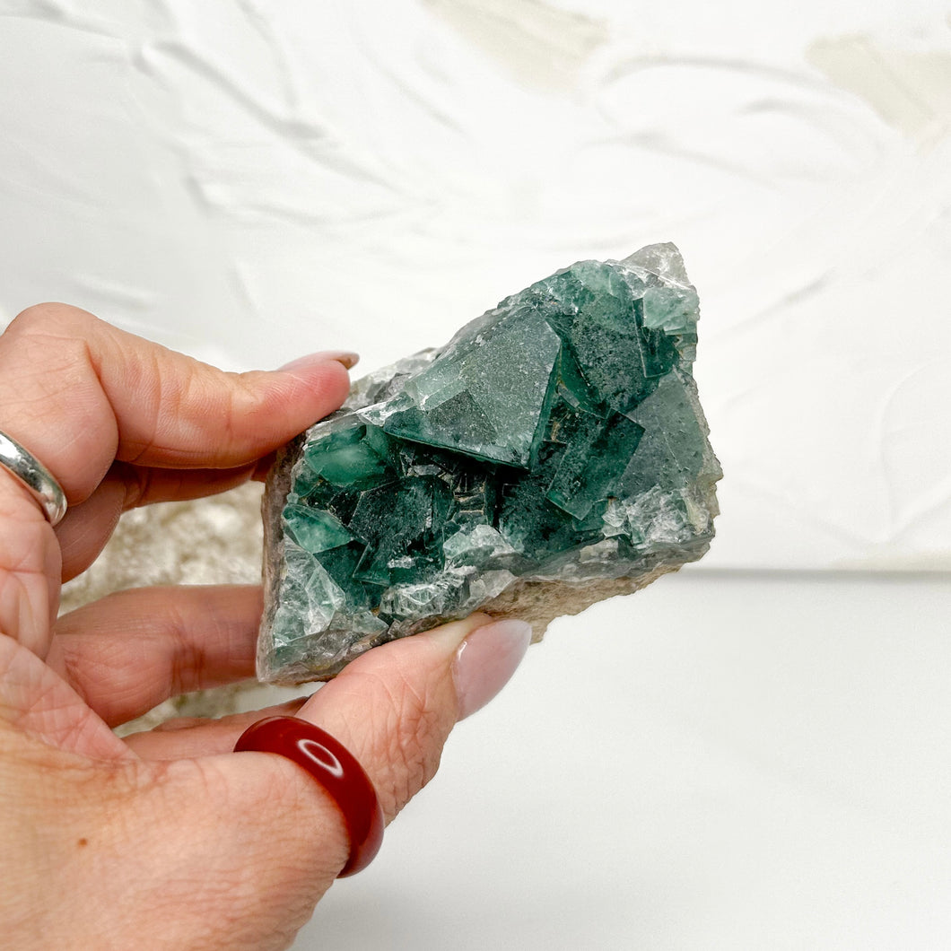 FLUORITE RAW SPECIMEN