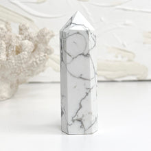 Load image into Gallery viewer, WHITE HOWLITE POINT
