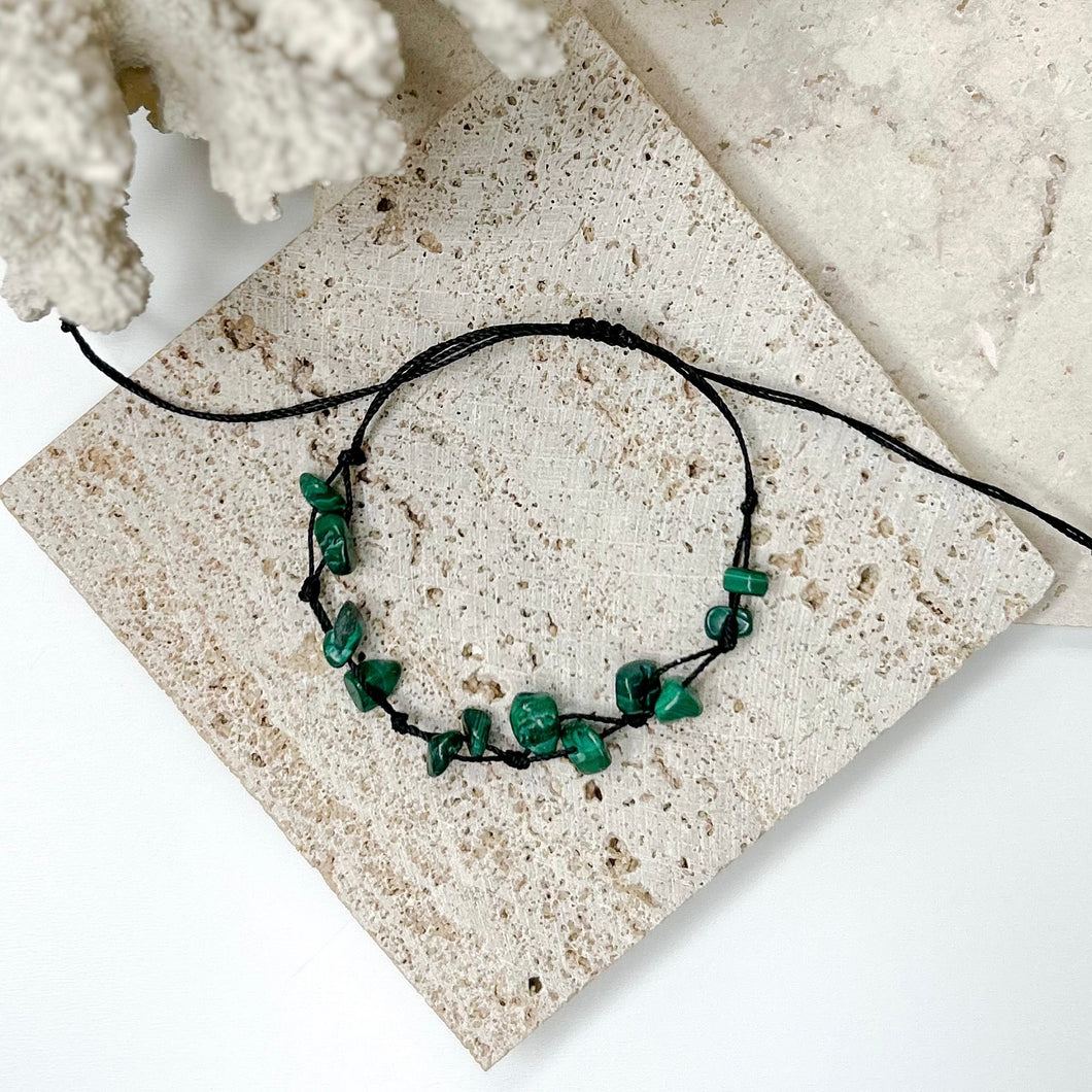 ADJUSTABLE CRYSTAL CHIP BRACELET