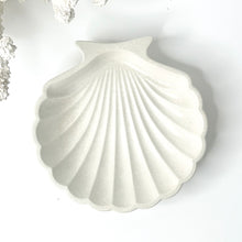 Load image into Gallery viewer, SHELL TRINKET TRAY
