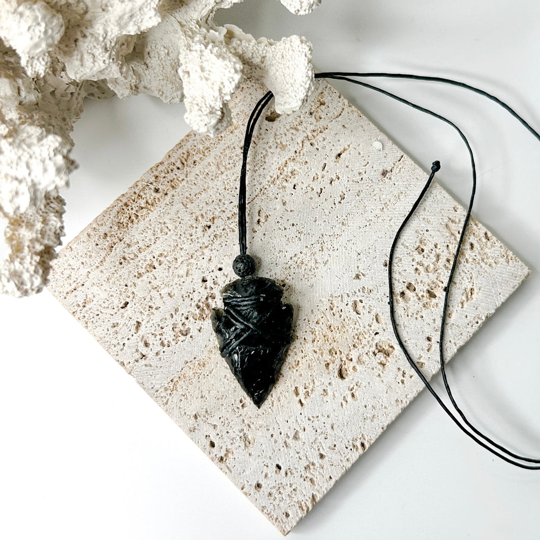 BLACK OBSIDIAN ARROWHEAD NECKLACE