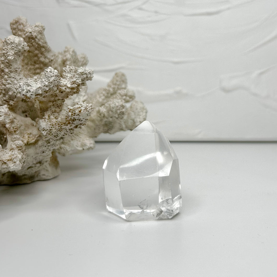 CLEAR QUARTZ POINT