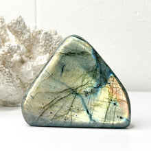 Load image into Gallery viewer, LABRADORITE FREEFORM
