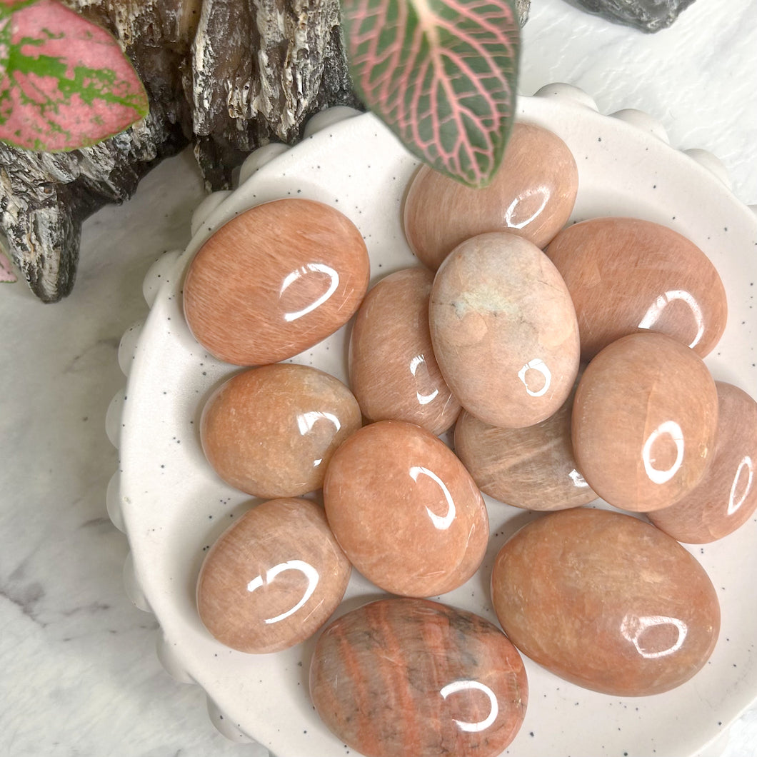 PEACH MOONSTONE PALM STONE