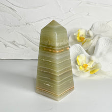 Load image into Gallery viewer, GREEN ONYX OBELISK
