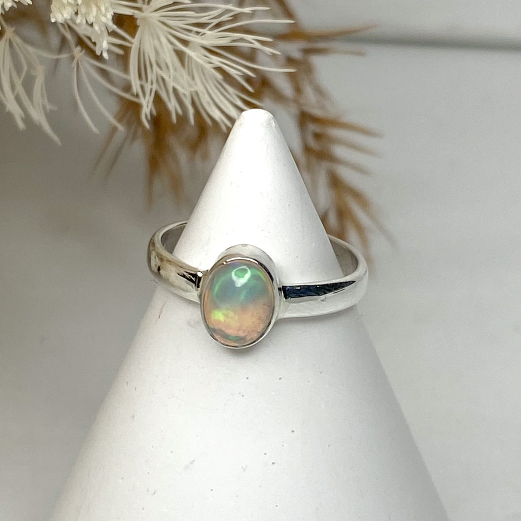 ETHIOPIAN OPAL RING